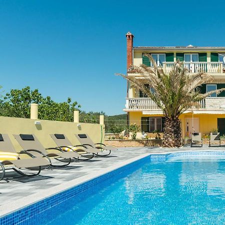 Crowonder Sun&Fun Holiday House With Large Swimming Pool, Playroom And Garden Bibinje Ngoại thất bức ảnh