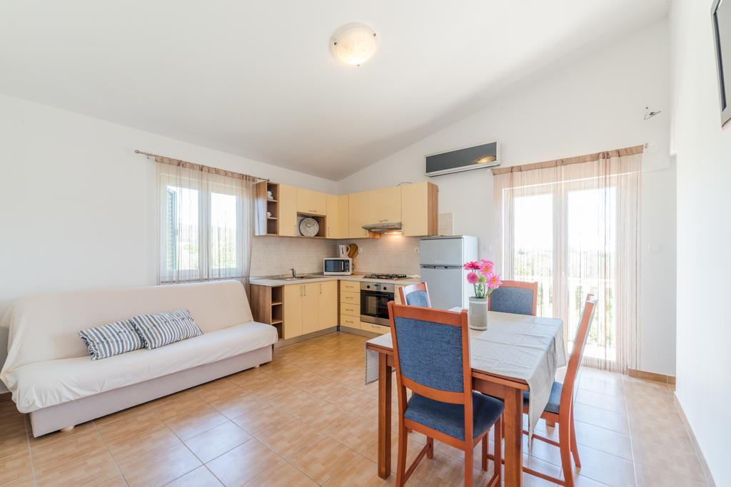 Crowonder Sun&Fun Holiday House With Large Swimming Pool, Playroom And Garden Bibinje Ngoại thất bức ảnh