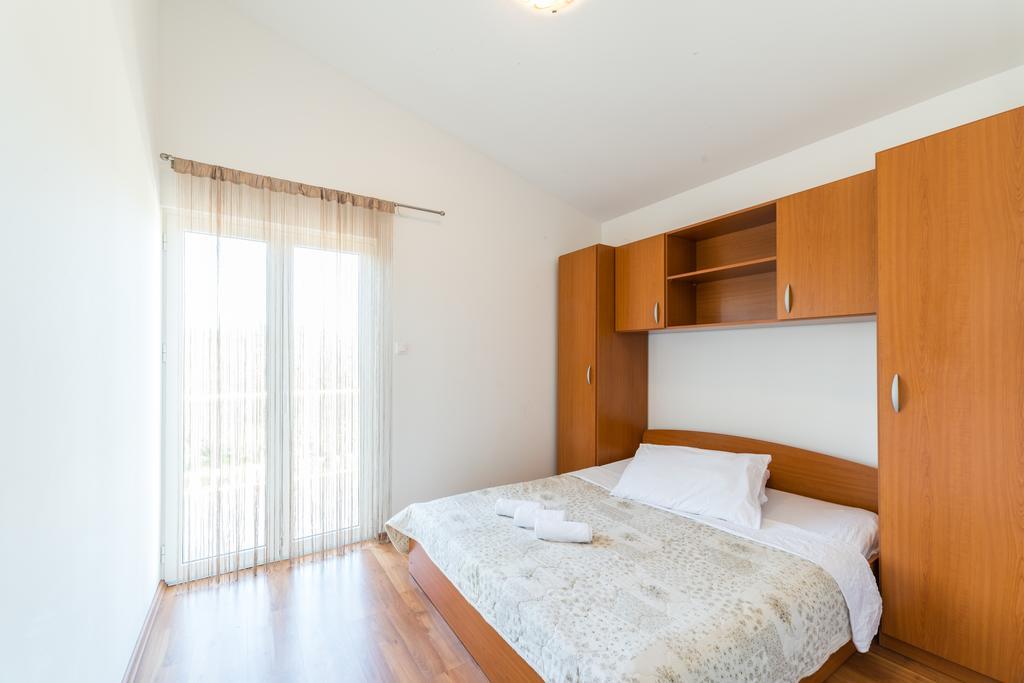 Crowonder Sun&Fun Holiday House With Large Swimming Pool, Playroom And Garden Bibinje Ngoại thất bức ảnh