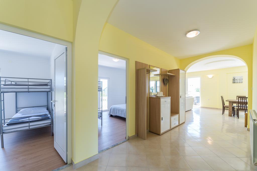 Crowonder Sun&Fun Holiday House With Large Swimming Pool, Playroom And Garden Bibinje Ngoại thất bức ảnh