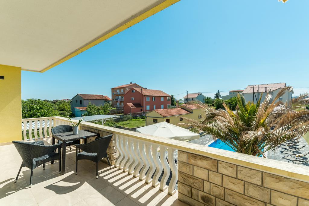 Crowonder Sun&Fun Holiday House With Large Swimming Pool, Playroom And Garden Bibinje Ngoại thất bức ảnh