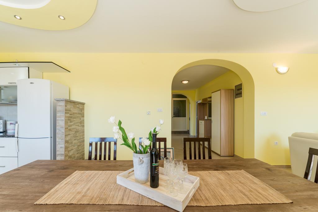 Crowonder Sun&Fun Holiday House With Large Swimming Pool, Playroom And Garden Bibinje Ngoại thất bức ảnh