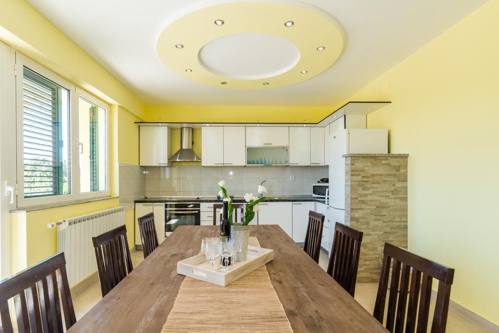 Crowonder Sun&Fun Holiday House With Large Swimming Pool, Playroom And Garden Bibinje Ngoại thất bức ảnh